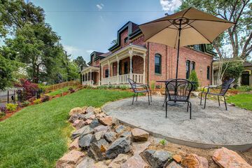 Hotel Exterior 106 of 112