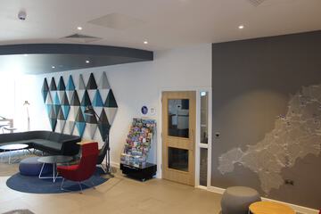 Lobby lounge