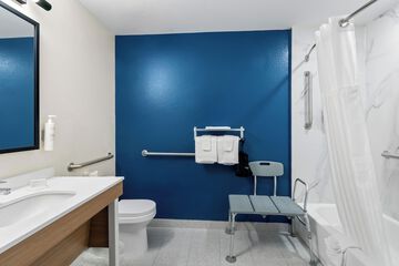 Room 27 of 34