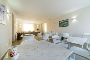 Breakfast area