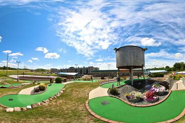 Mini-golf