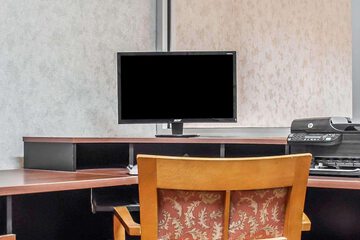 Business Center 26 of 26