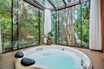 Private spa tub