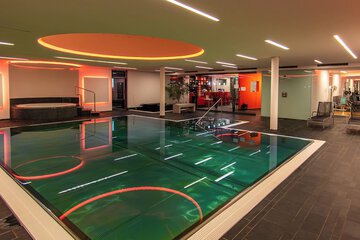 Exercise/lap pool