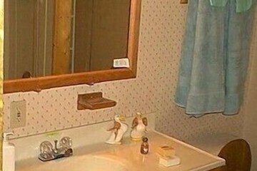 Bathroom sink