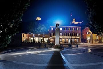 Front of property - evening/night