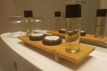 Bathroom amenities