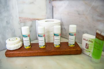 Bathroom amenities