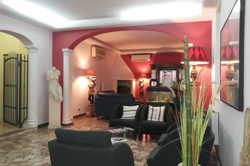 Lobby lounge