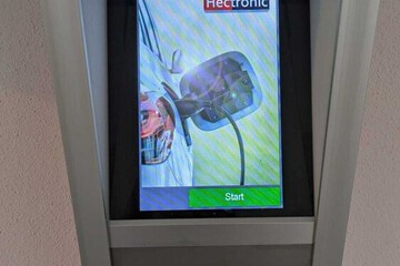 Electric vehicle charging station