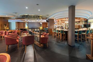 Sports bar