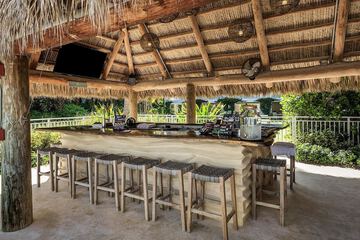 Poolside bar