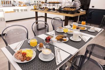 Breakfast area