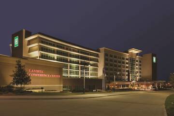 Embassy Suites Omaha-La Vista / Hotel & Conference Center
