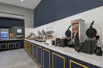 Breakfast/Coffee Service 37 of 40