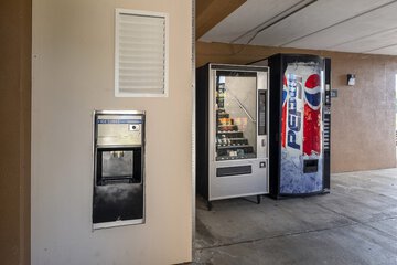 Vending machine