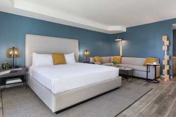 Room 17 of 60