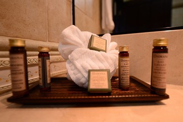 Bathroom amenities