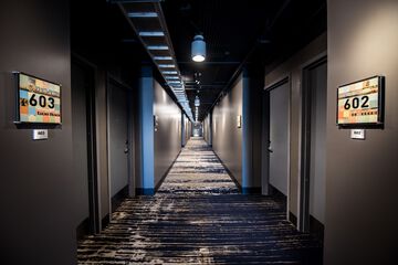 Ballroom/Hall 80 of 84