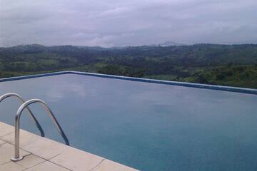 Infinity pool