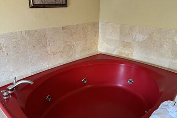 Private spa tub