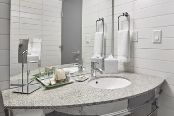 Bathroom sink