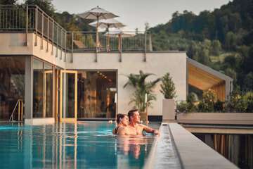 Infinity pool