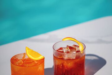 Poolside bar