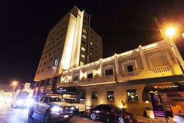 Front of property - evening/night