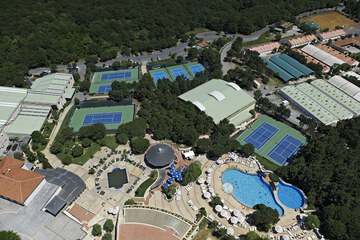 Tennis court