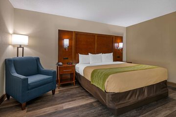 Room 11 of 38