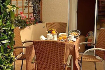 Breakfast area