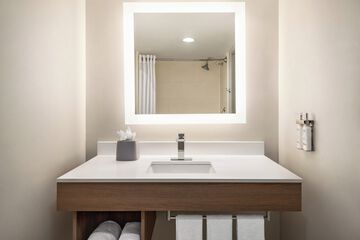 Room 16 of 44