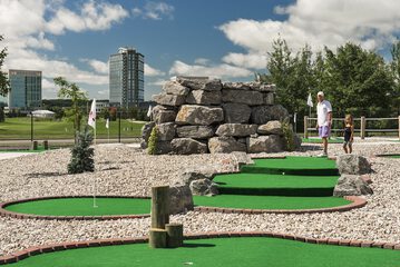 Mini-golf