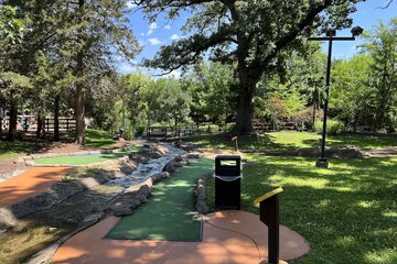 Mini-golf