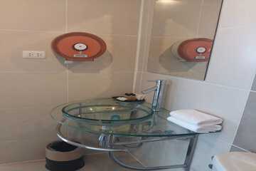 Bathroom sink