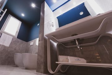 Bathroom sink