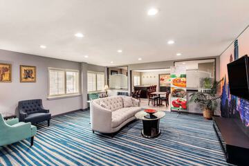 Quality Inn & Suites Plano East Richardson