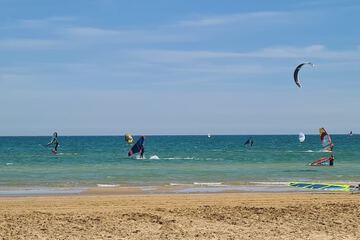 Surfing/boogie boarding