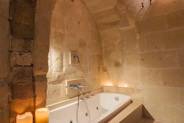 Jetted tub