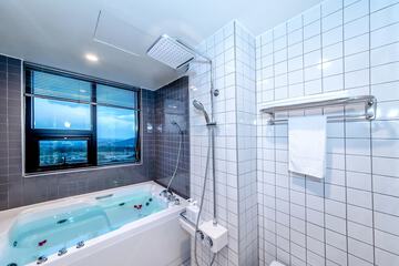 Bathroom shower