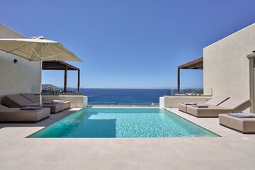 Private pool