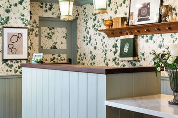 Concierge desk
