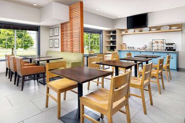 Breakfast/Coffee Service 20 of 23