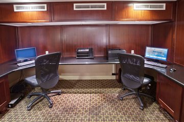 Business Center 81 of 85