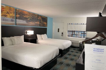 Room 4 of 14