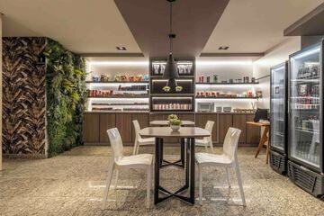 Lobby lounge