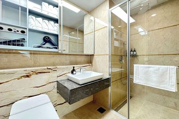 Bathroom shower