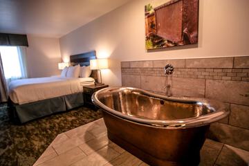 Deep soaking bathtub