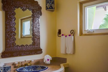 Bathroom sink